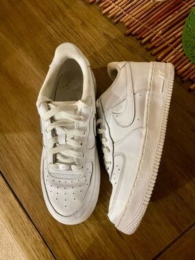 Size 7Y Nike Kids Air Force 1 Sneaker, Youth White/White